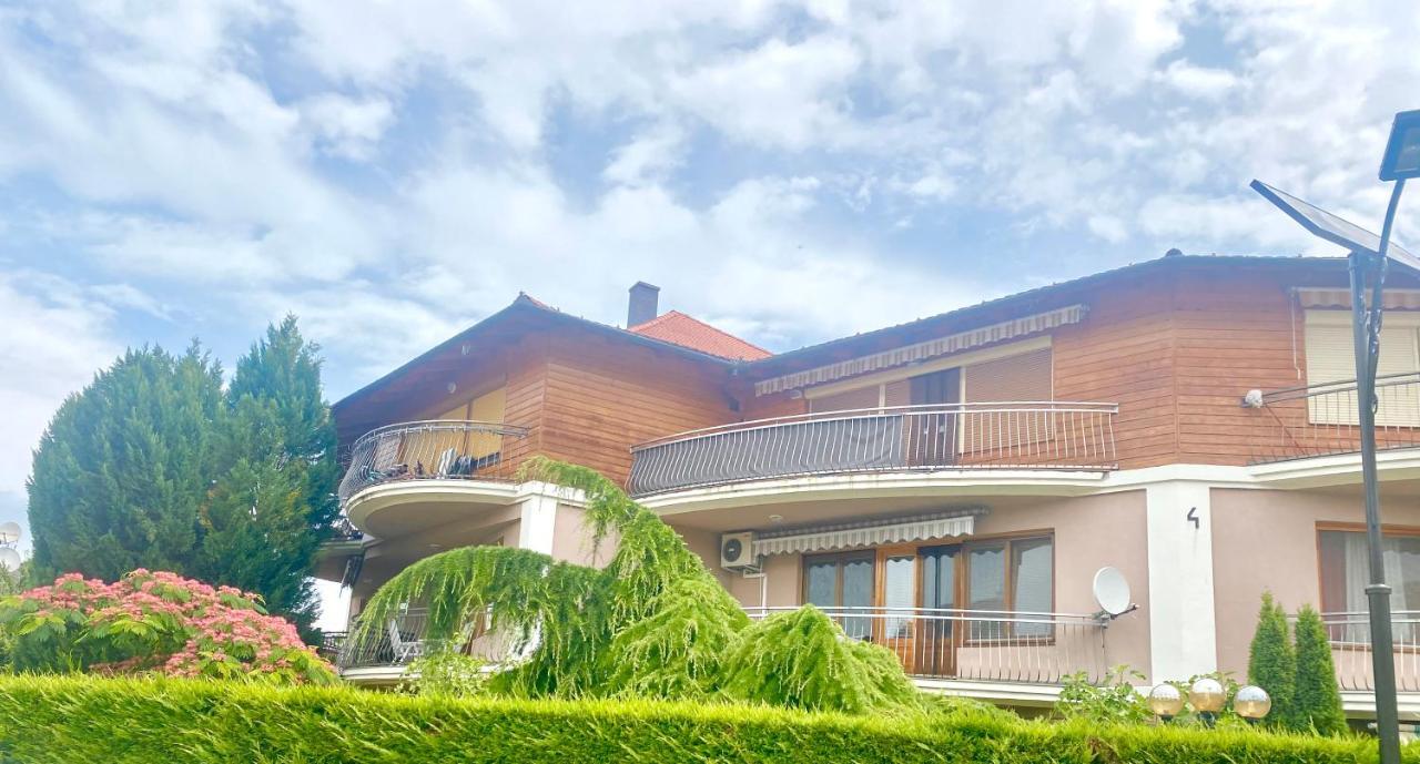 Selyemakacapartman Balatonlelle Exterior foto